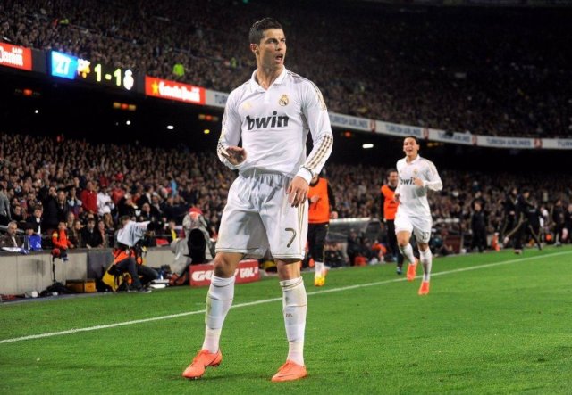  弗洛西诺内首胜告捷，升班马书写联赛新篇章  